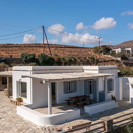 Andrea's Tinos House Hébergement de vacances *