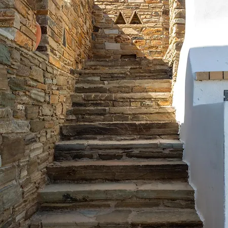 Andrea's Tinos House Hébergement de vacances *